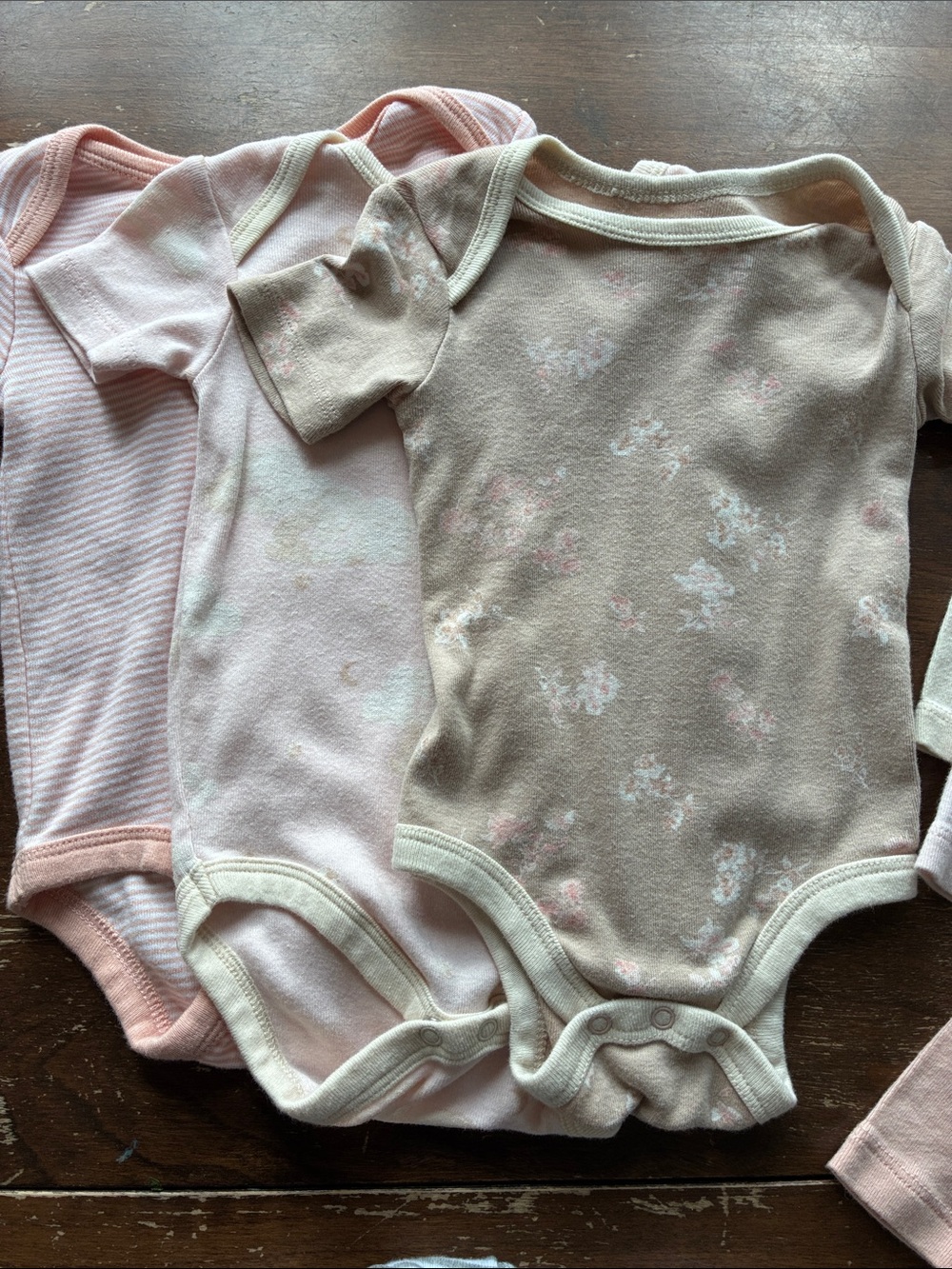 Burt’s Bees bundle 0-3 months 5 short sleeve & 5 long sleeve bodysuits 3 pants